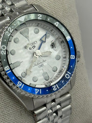 Seiko 5 Sports GMT SSK033 – Silver Dial / Blue &amp; Black GMT