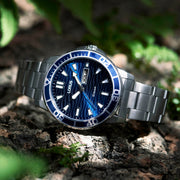 Lorus 42mm Quartz – Dark Blue Sunray Dial | Stainless Steel Bracelet | Day-Date
