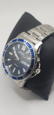 Lorus 42mm Quartz – Dark Blue Sunray Dial | Stainless Steel Bracelet | Day-Date
